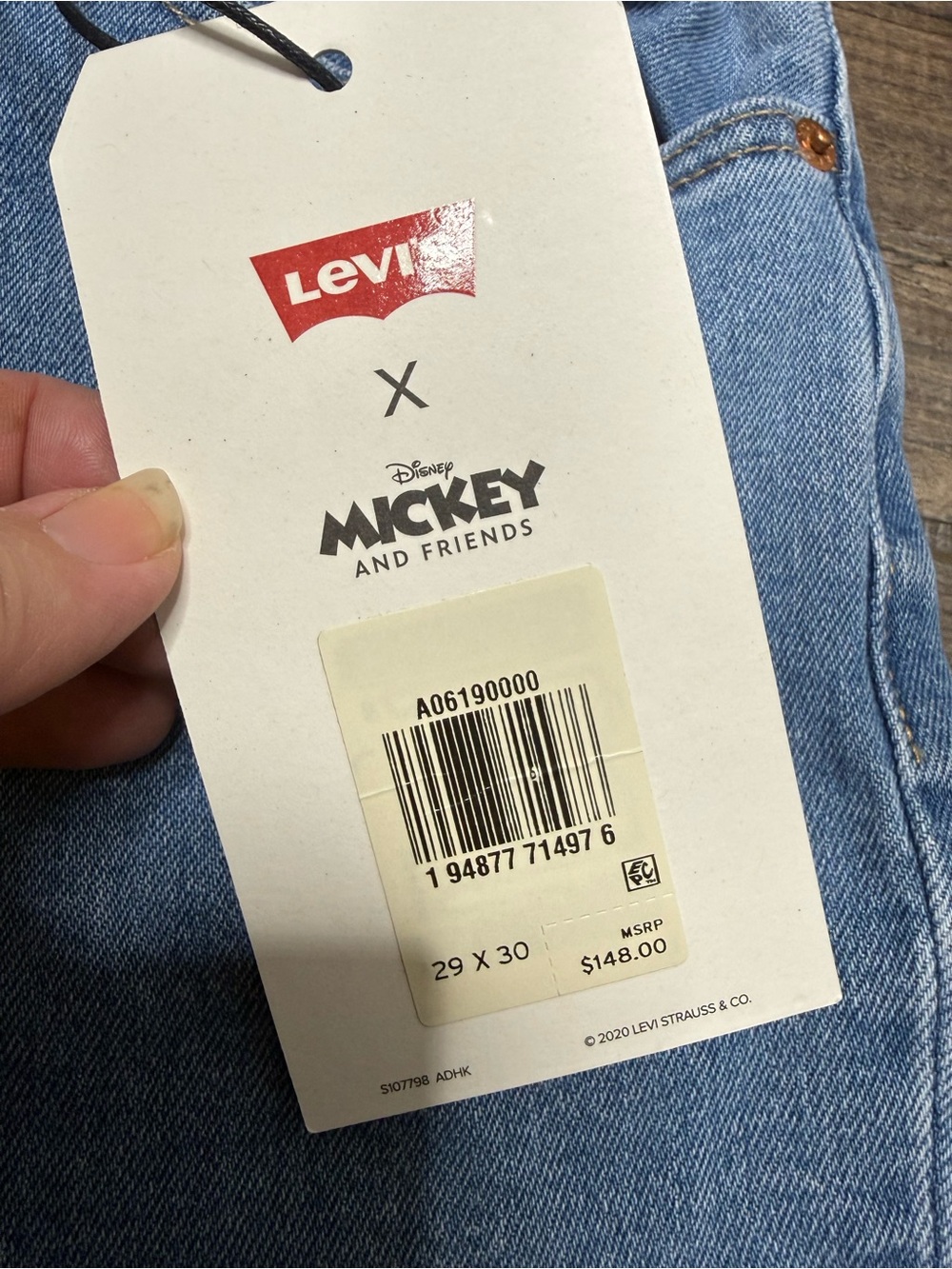 Levi's X Disney Light Blue Denim Jeans Mickey Graphic Women's Size 29 X 30 NWT - Picture 4 of 15